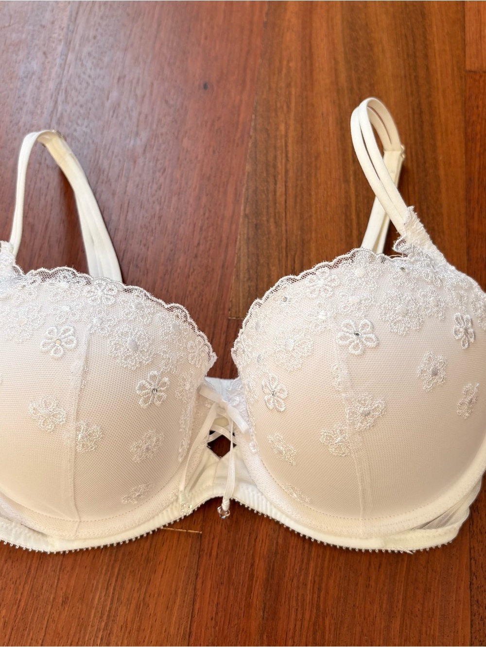 Victoria‘s Secret White Lace Ornament Push-up „Very Sexy Balconet“ bra 32D